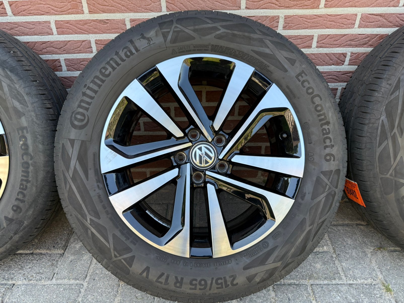 Volkswagen Tiguan 17 inch Dublin velgen met zomerbanden, Ophalen, 215 mm, Banden en Velgen, Personenwagen