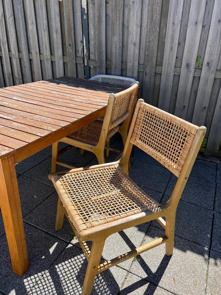 Mobilier extérieur ( table , 3 chaises et 1 banc ), Table à dinner, 5 places, Enlèvement, Utilisé
