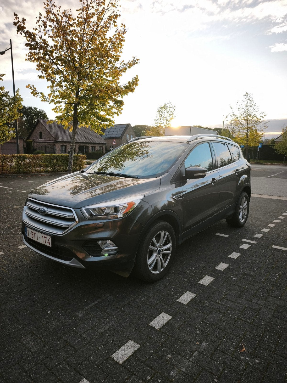 Ford Kuga 1.5 benzine, Auto's, Voorwielaandrijving, 4 cilinders, Handgeschakeld, Particulier