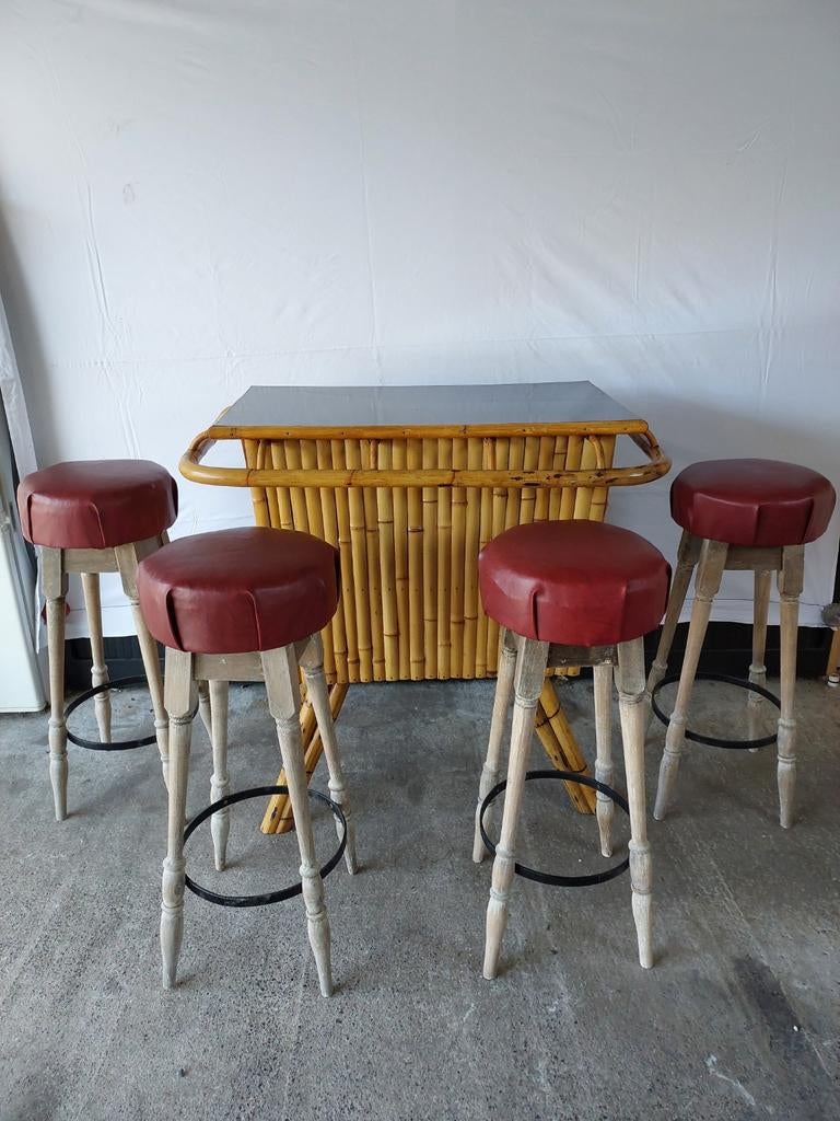 Tiki bar, Enlèvement