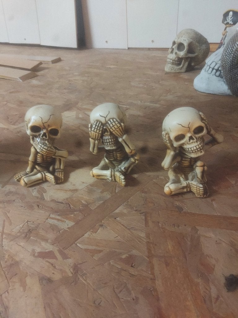 Figurines squelettes, Enlèvement, Comme neuf