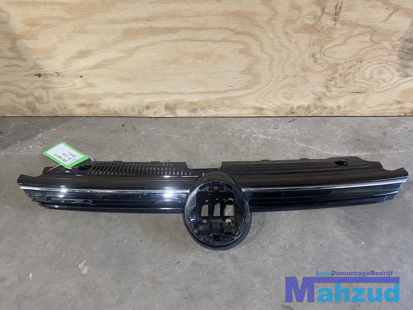VW GOLF 8 R-line grille 2020+, Gebruikt, Volkswagen, Volkswagen AG, Vw@volkswagen.de