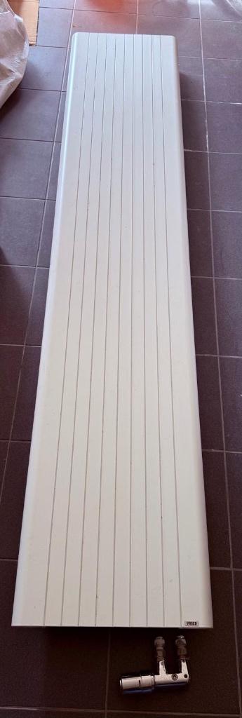 Radiateur vertical Vasco, Enlèvement, Comme neuf