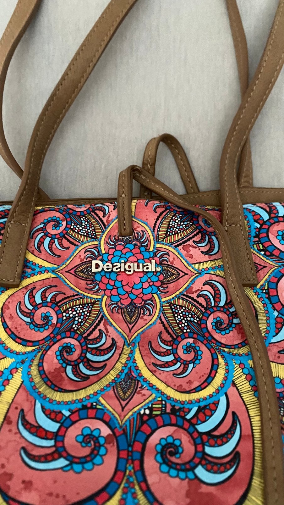 Sac cabas Desigual multicolore, Enlèvement, Comme neuf