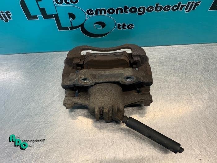 Etrier de frein (pince) avant gauche d'un Peugeot 307 (307 0, -, 3 mois de garantie, Utilisé, -