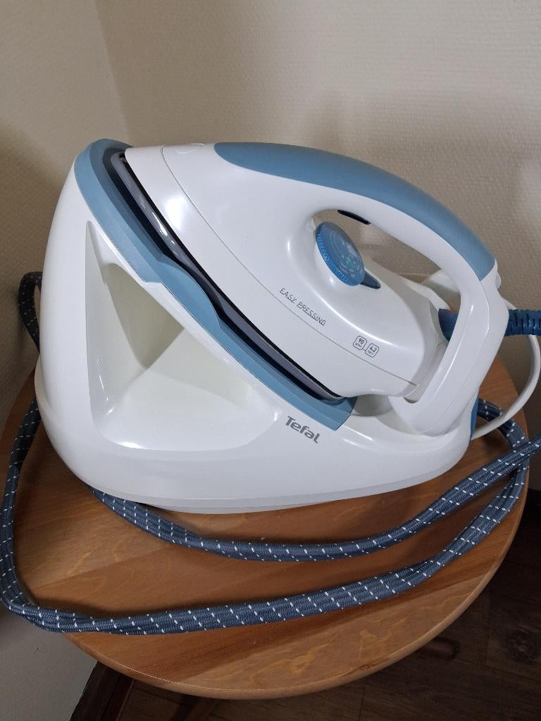 Tefal stoomgenerator, Elektronische apparatuur, Strijkijzers en Strijkplanken, Ophalen, Zo goed als nieuw, Strijkijzer met snoer