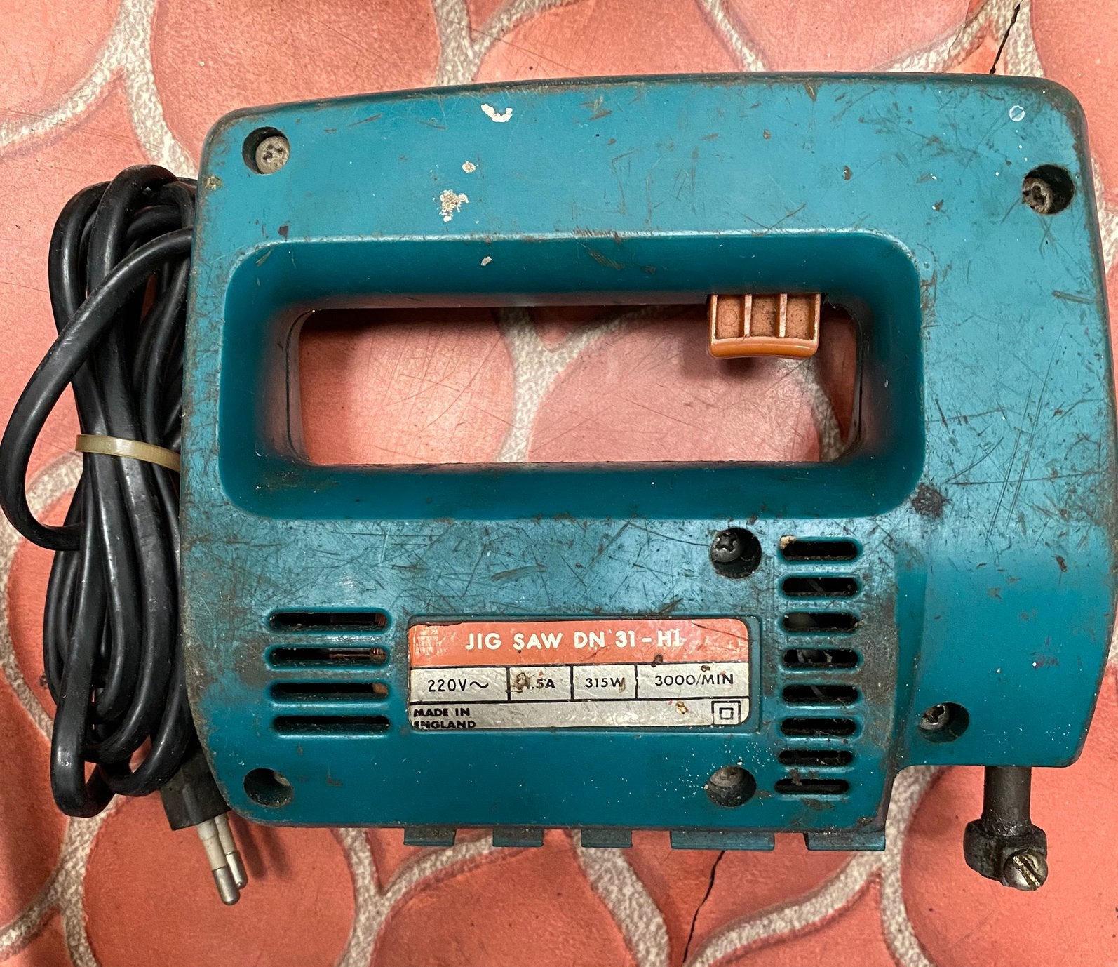 Scie sauteuse Black&Deker, fonctionne très bien, 6€, Bricolage & Construction, Outillage | Outillage à main, Enlèvement ou Envoi