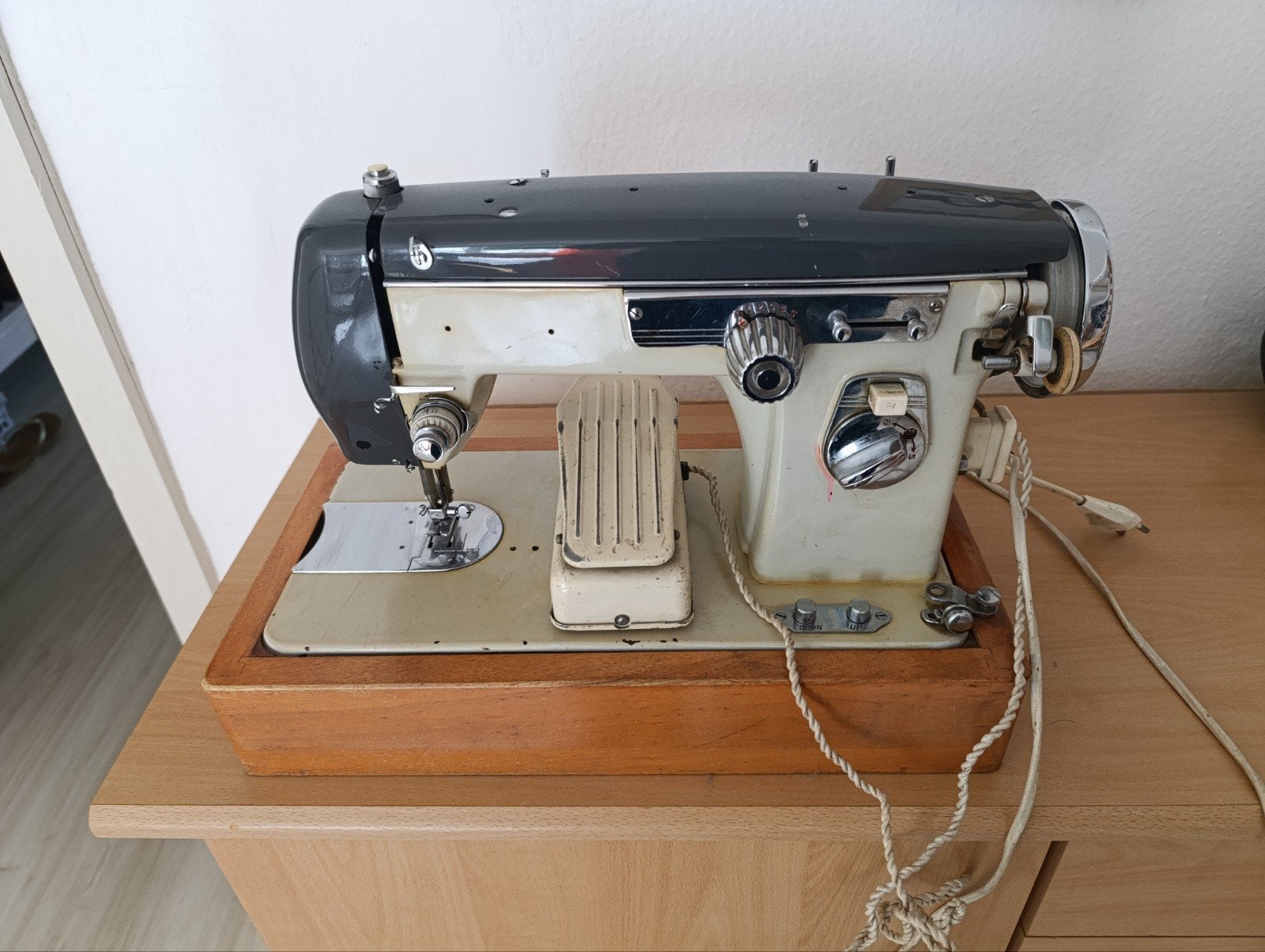 Ancienne machine à coudre, Antiquités & Art, Enlèvement