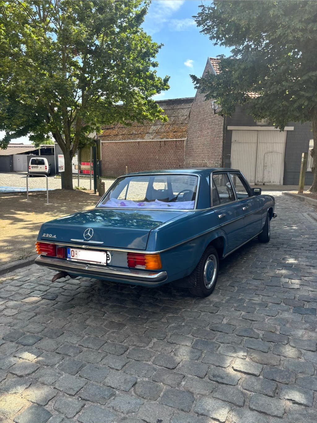 Mercedes-Benz W115 1975 oldtimer met 78.340km, foto 4