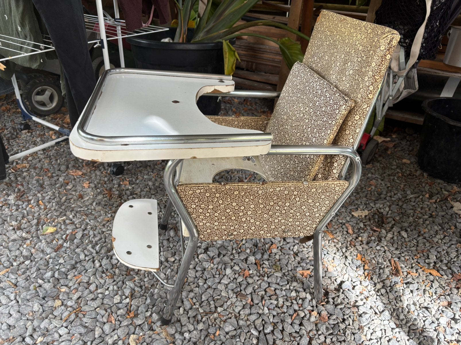 Oude kinderstoel jaar 1978 ongeveer, Enlèvement, Utilisé, Chaise évolutive
