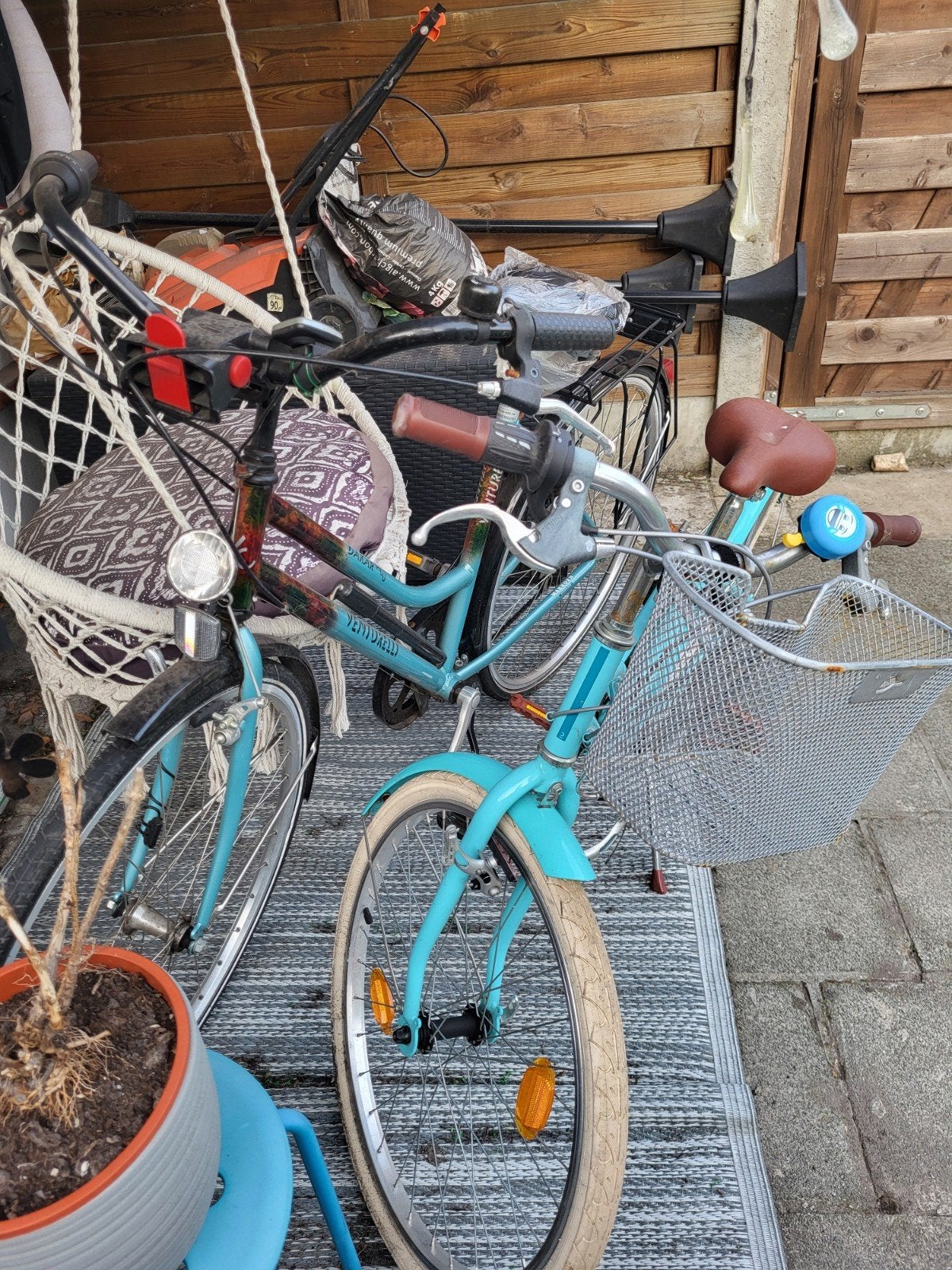 Damesfiets + meisjesfiets Eeklo, Fietsen en Brommers, Fietsen | Dames | Damesfietsen, Ophalen