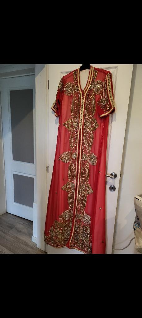 Vêtements femme, Enlèvement