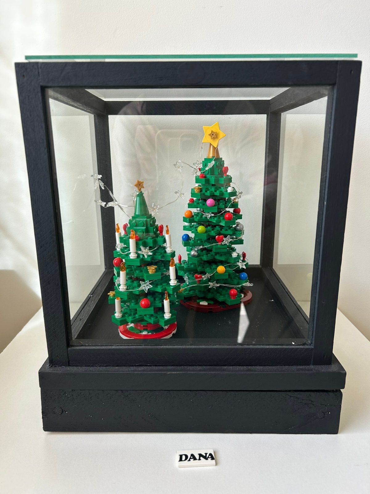 Lego Exclusives Kerstboom (40573)+ vitrinekast+verlichting., Ophalen, Zo goed als nieuw, Compleet, Lego
