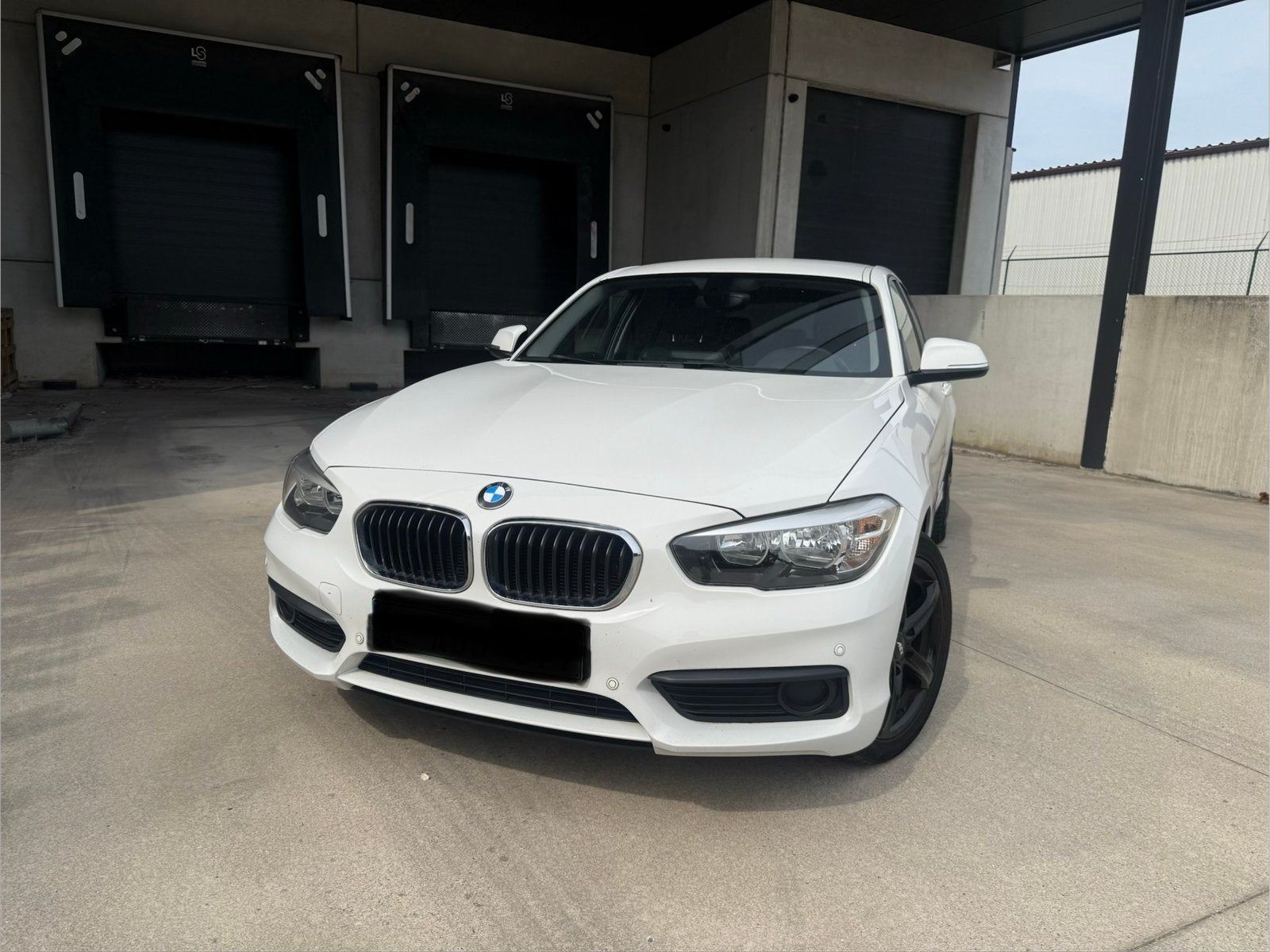 BMW 116i, Zetelverwarming, Sensoren!, Auto's, BMW, 4 cilinders, Wit, Leder, 5 deurs