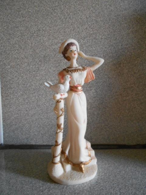 4 Beeldjes 'Dames in Belle epoque stijl', Ophalen of Verzenden, Zo goed als nieuw