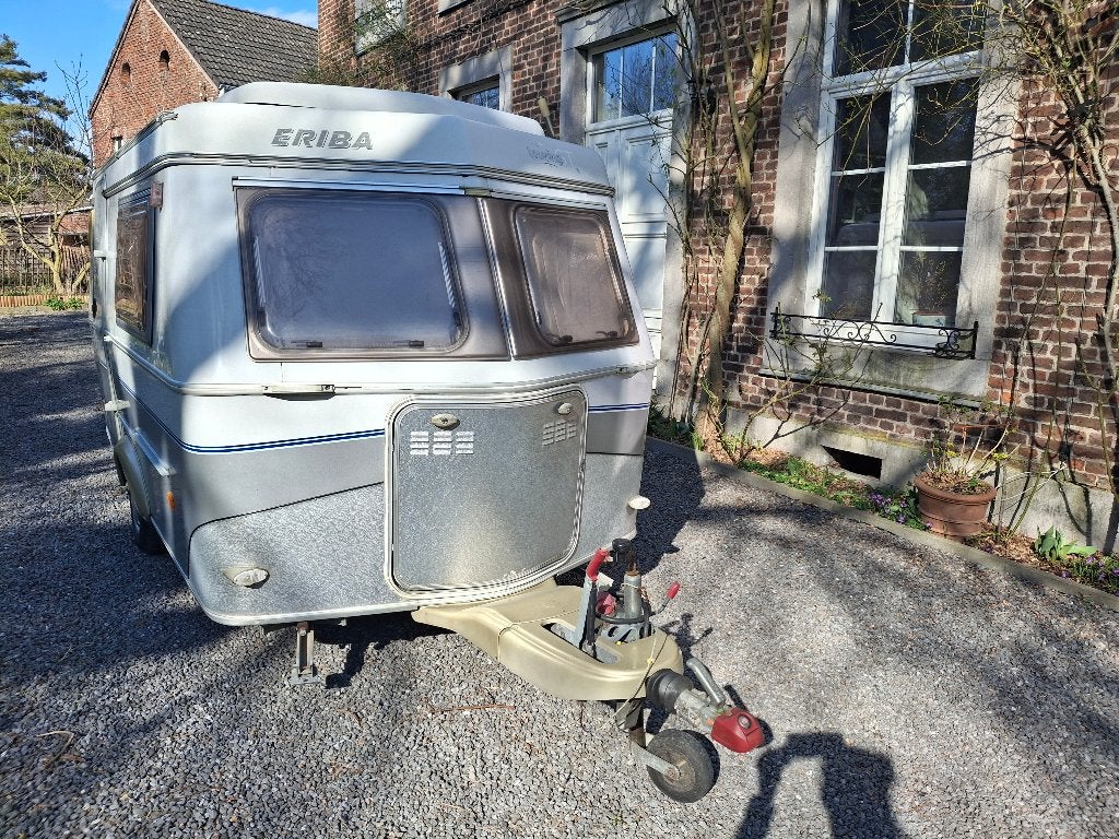 ERIBA Puck L 2003, Caravanes & Camping, 5 à 6 mètres, 2 lits séparés, Particulier, Siège standard