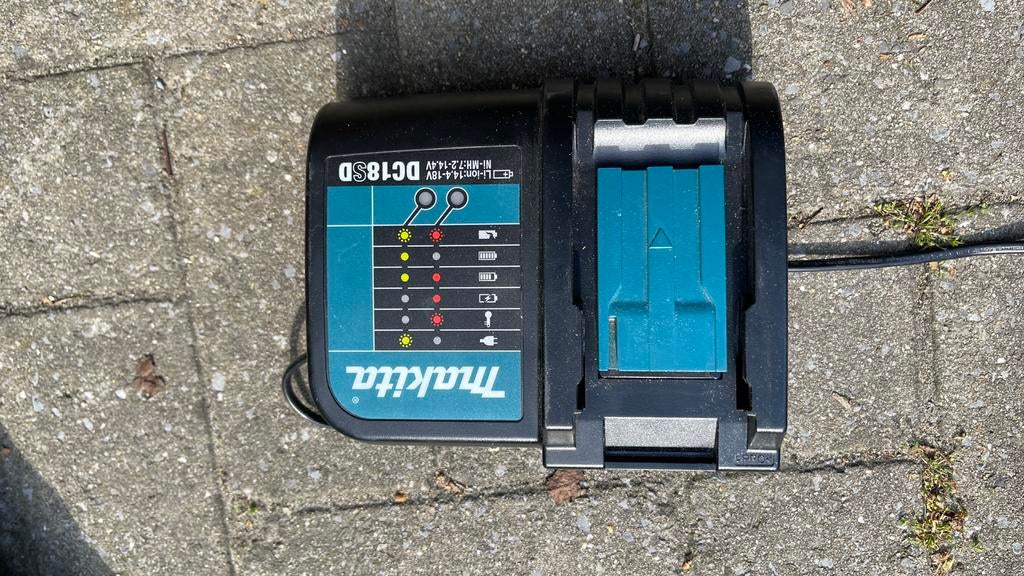 Makita DC18SD Oplader voor Li-ion Accu's 7.2V-18V, Hobby en Vrije tijd, Ophalen, Zo goed als nieuw