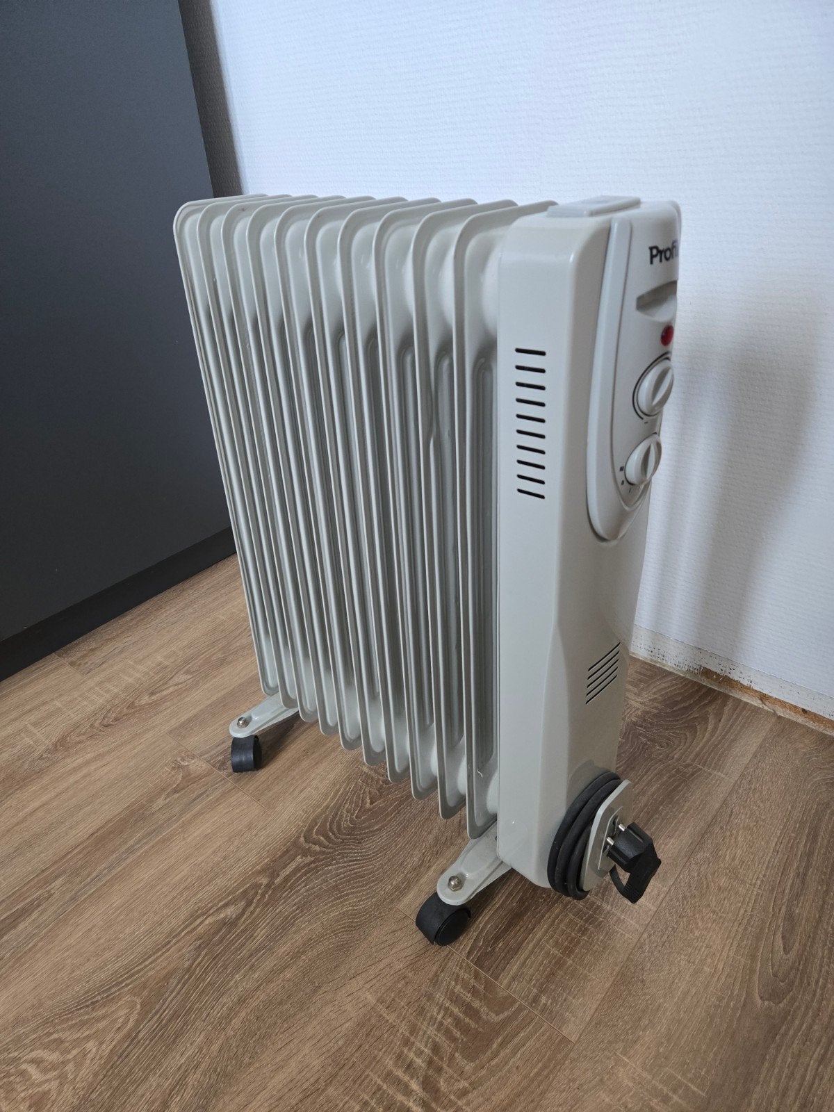 olieradiator profile, Ophalen, 30 tot 80 cm, Radiator, Zo goed als nieuw