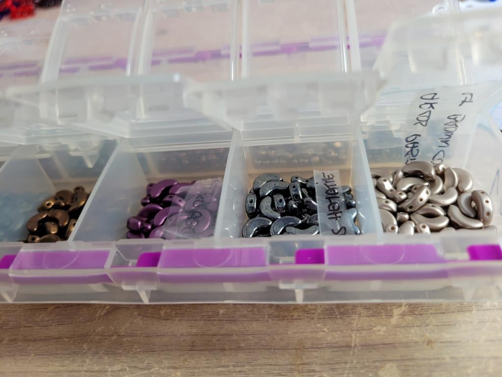 Perles pour bijoux, Enlèvement