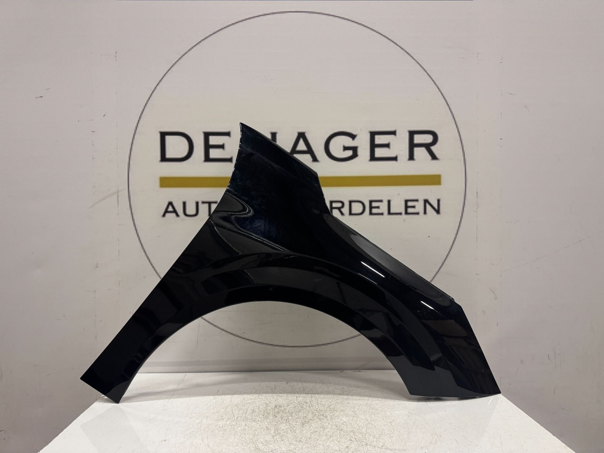 Aile avant droite pour Peugeot 208 II, Taurusavenue 1
2132 LS  Hoofddorp, NL, Contact.group@renault.com, Stellantis N.V., Utilisé