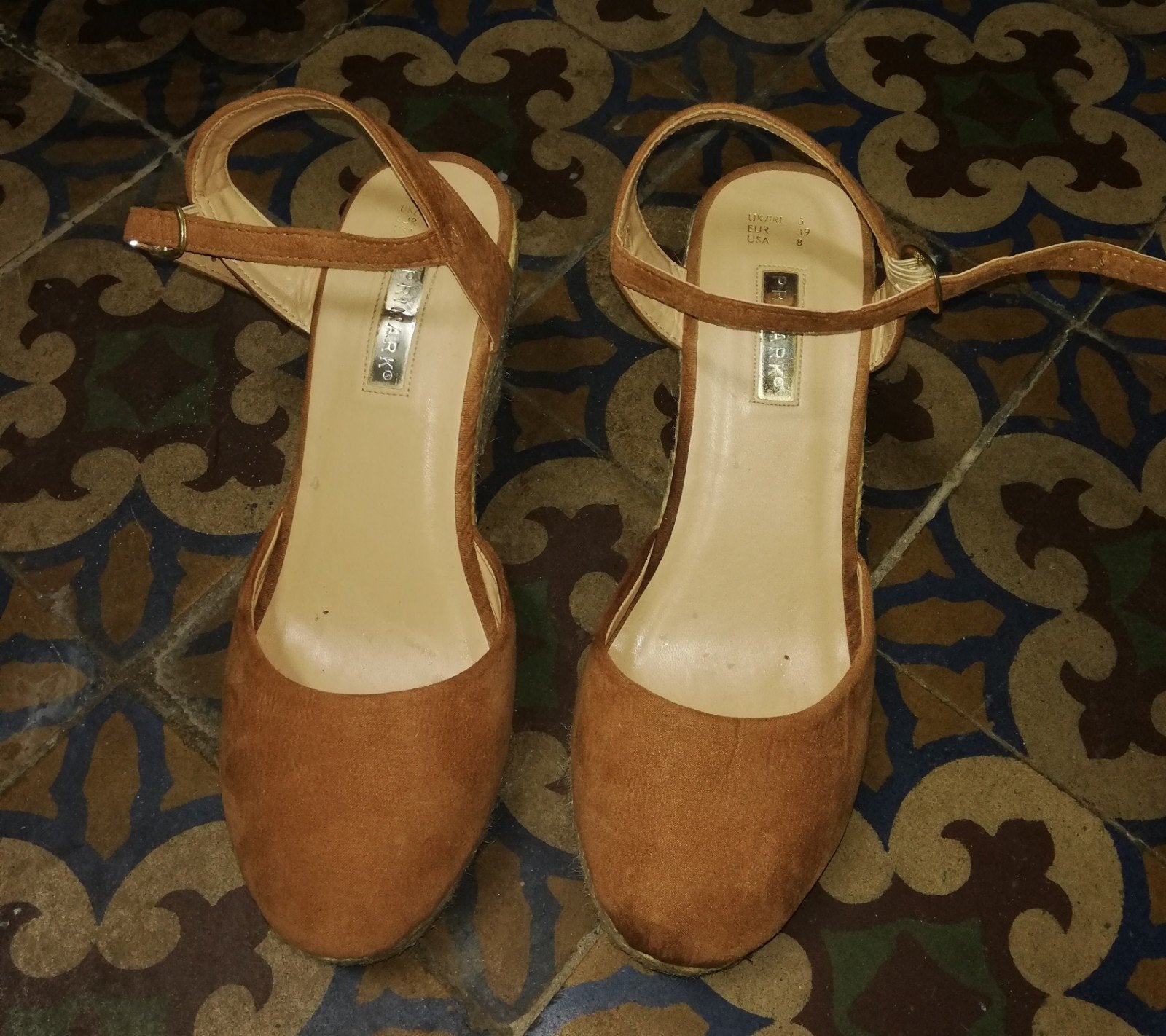 Chaussure compensée, Enlèvement