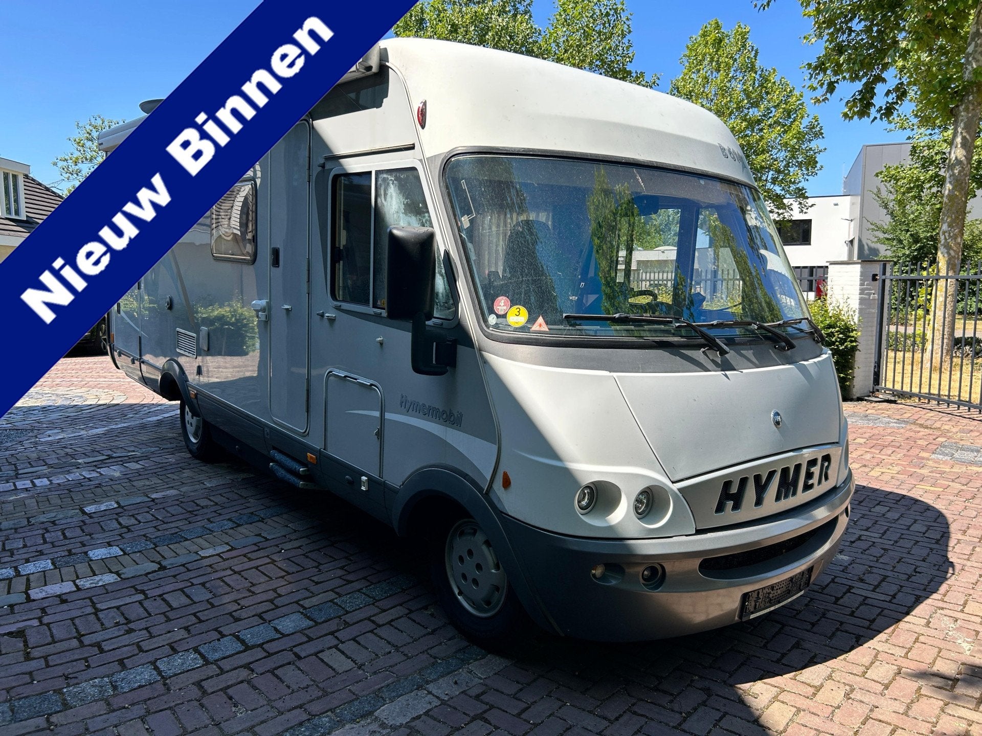 Hymer B 614 2.8 JTD Levelsysteem Airco Grote Garage Trekhaak, Jusqu'à 4, 6 à 7 mètres, Boîte manuelle, Diesel