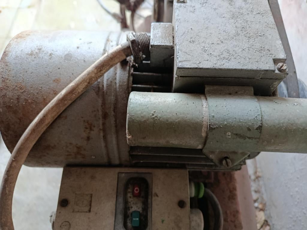 Moteur électrique fonctionnant à partir d'un compresseur, Bricolage & Construction, Enlèvement, Utilisé, Moteur électrique