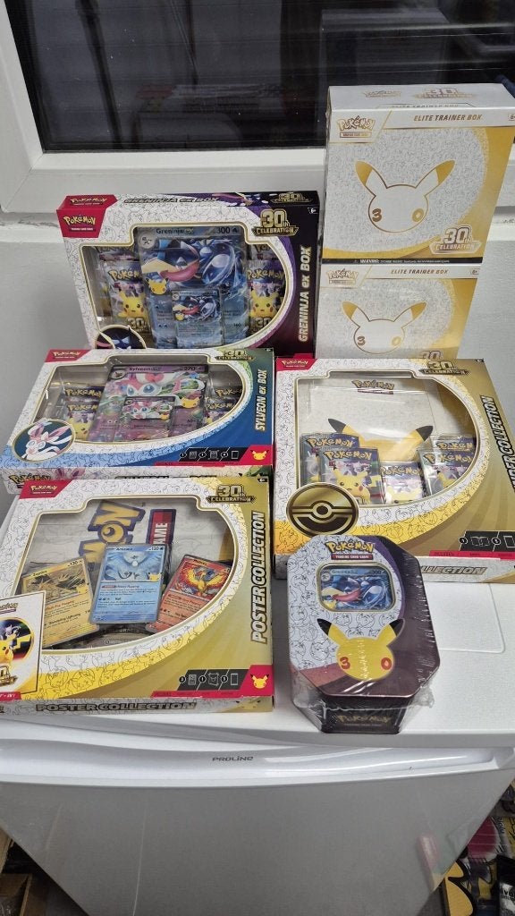 célébration du 30e anniversaire de Pokemon à vendre, Enlèvement ou Envoi, Neuf, Booster, Foil