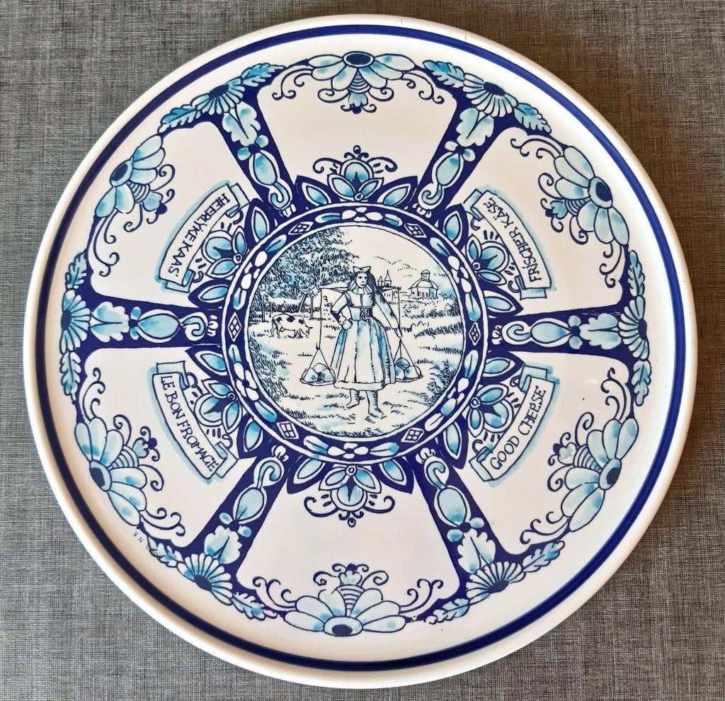 Groot vintage bord kaasbord wit-blauw Ceramica VARM Italië, Antiek en Kunst, Antiek | Keramiek en Aardewerk, Ophalen of Verzenden