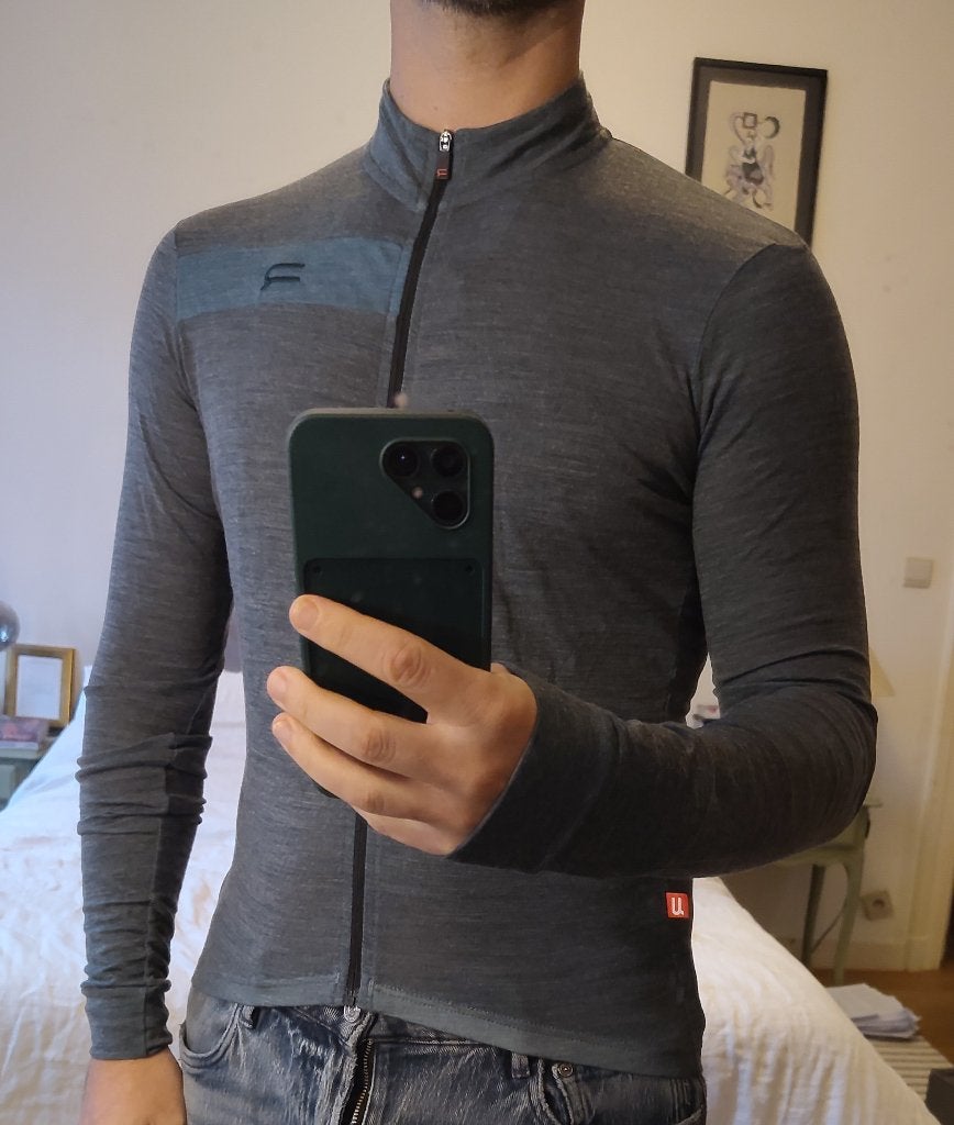 Maillot de cyclisme technique à manches longues Finisseur, Vélos & Vélomoteurs, Vêtements d'extérieur, Comme neuf, L, Hommes