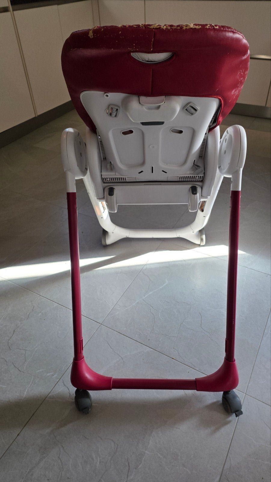 Nette eetstoel, Kinderen en Baby's, Kinderkamer | Tafels en Stoelen, Ophalen