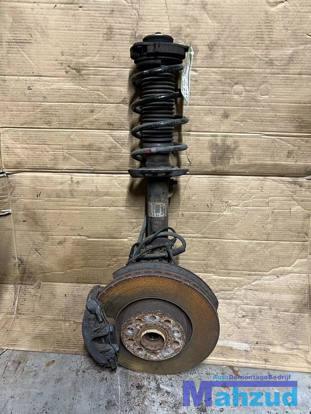 AUDI A3 8P links voor veerpoot compleet met remklauw 4x4 200, Auto-onderdelen, Gebruikt, AUDI AG, Auto-Union-Strasse 1
85045  Ingolstadt, DE
