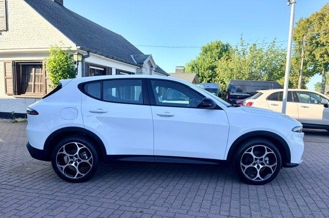 Alfa Romeo Tonale demowagen mild hybrid, Auto's, Dealer onderhouden, 4 cilinders, Leder en Stof, Wit