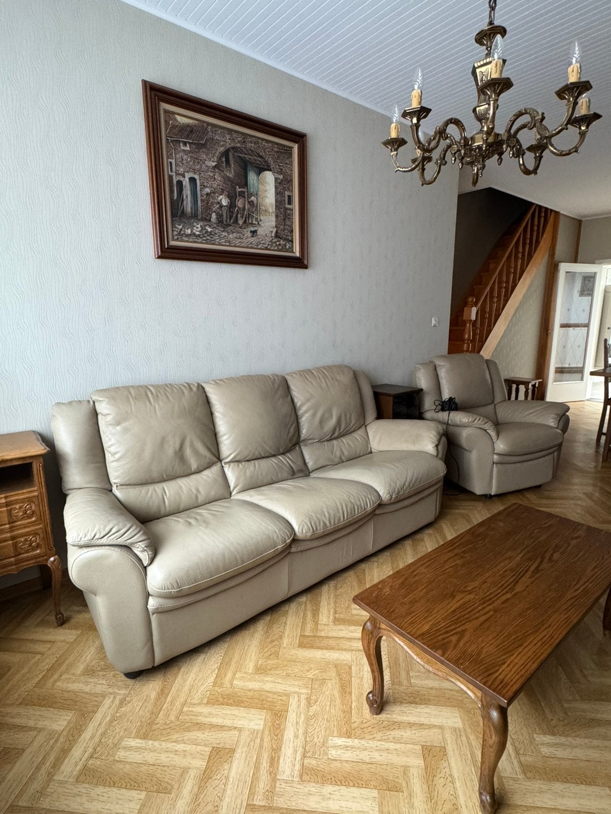 Beige lederen salon 3-zit en elektrische relax zetel, Ophalen, Gebruikt, Driepersoons, Rechte bank