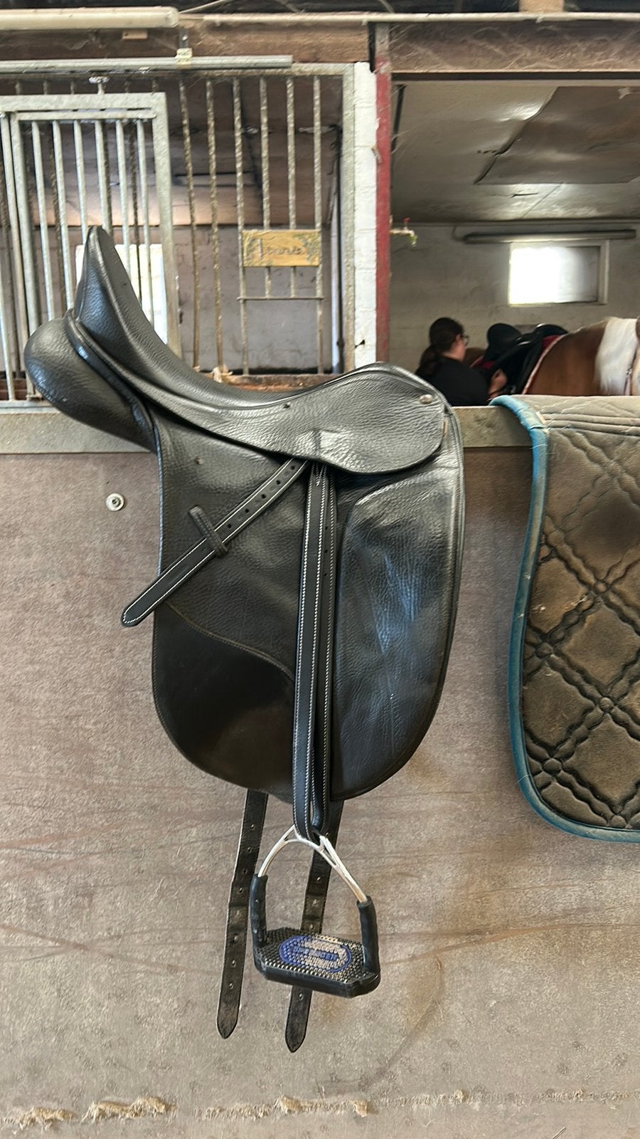 Zadel te bates, Ophalen, L (17.5 inch), Gebruikt, Dressuur