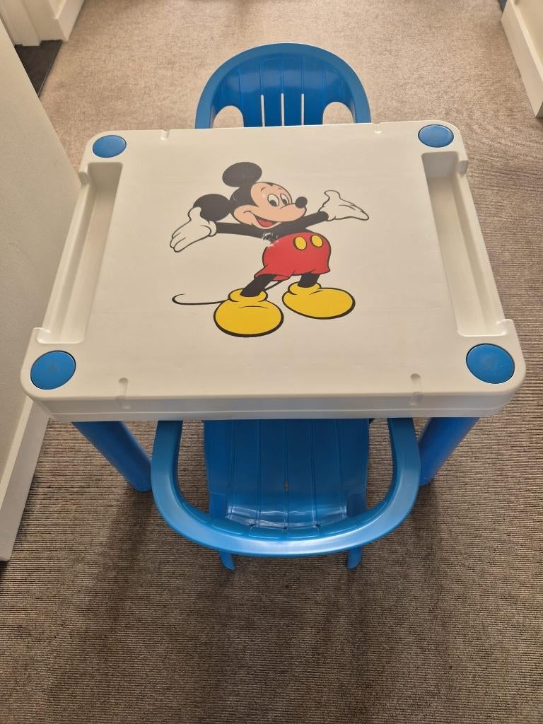 Leuk kindertafeltje met Mickey Mouse en 2 stoeltjes, Enlèvement, Utilisé, Table