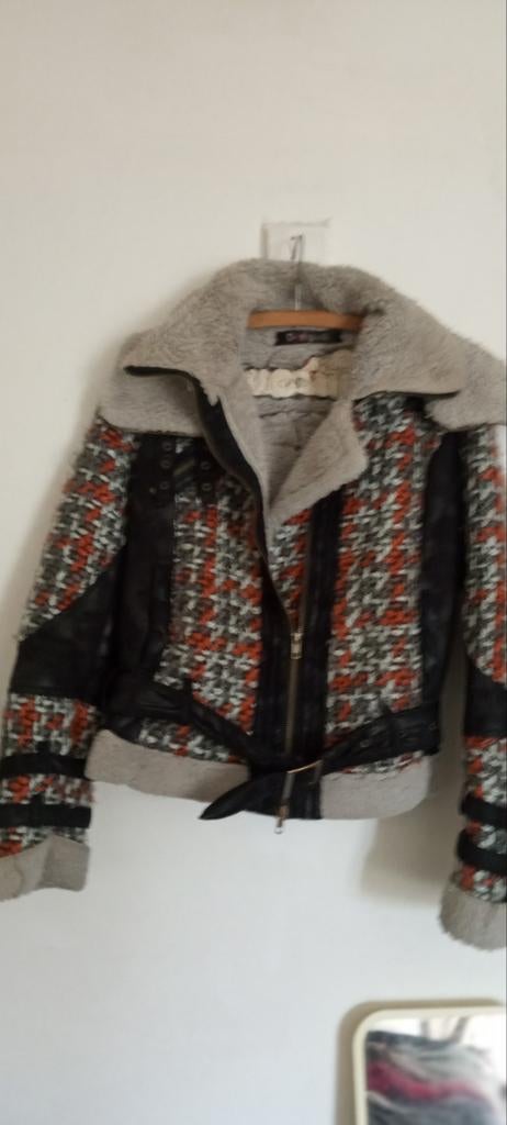 Veste courte DESIGUAL, taille S, marron,orange, beige, Enlèvement ou Envoi, Taille 36 (S), Comme neuf, Brun