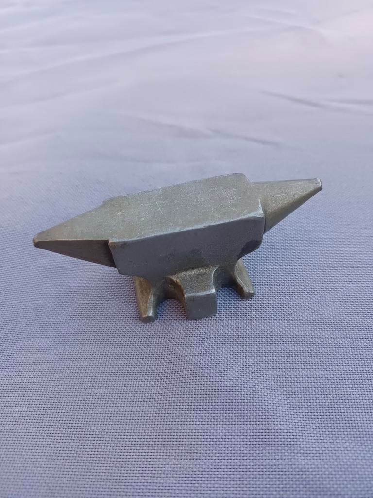 Enclume bijoutier, serrurier., Enlèvement