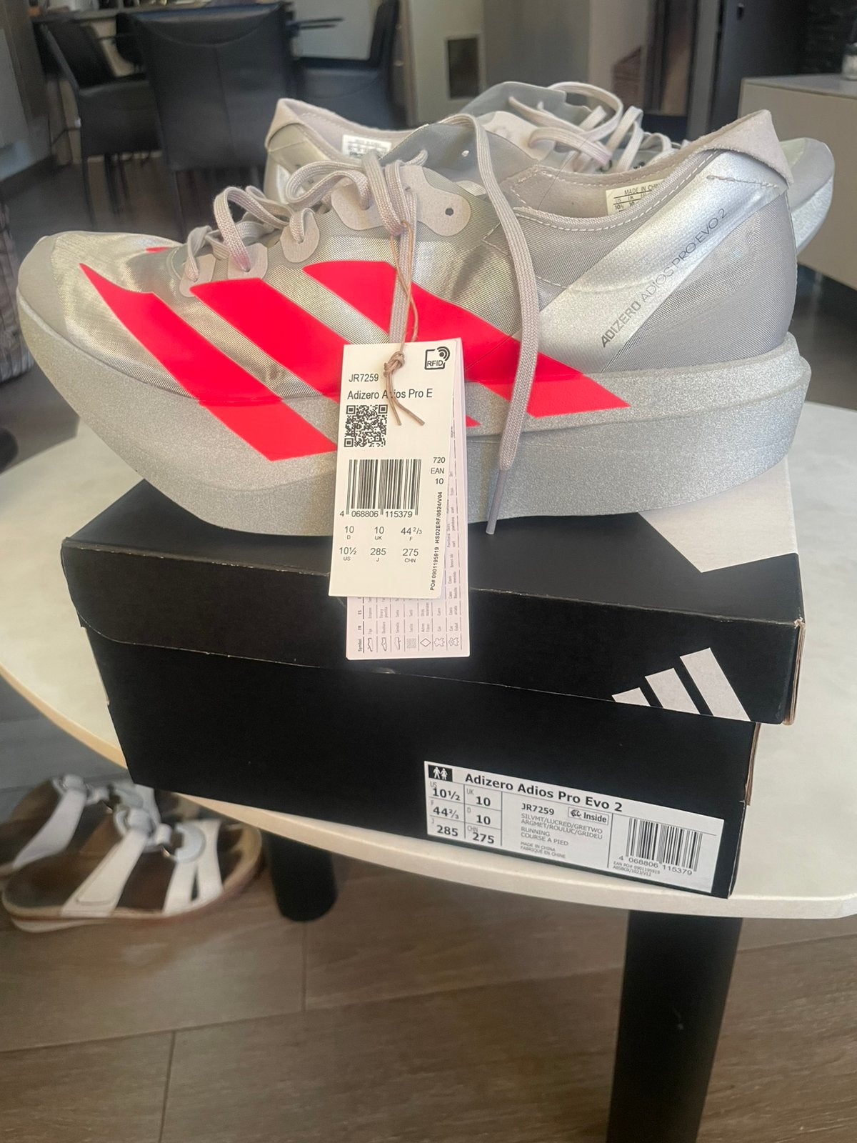 Adidas, Sports & Fitness, Course à pied, Enlèvement ou Envoi, Chaussures de course à pied, Neuf