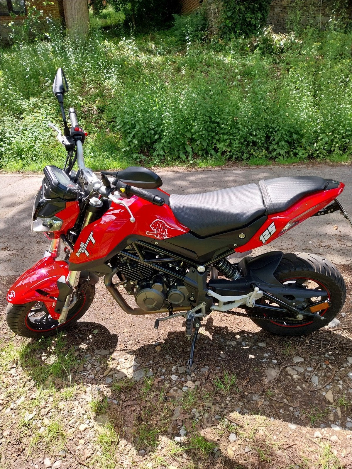 Benelli tnt 125, Particulier