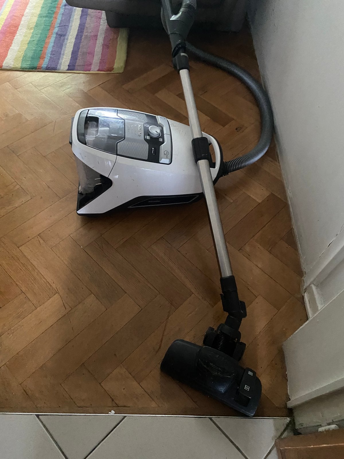 MIELE  Aspirateur, Electroménager, Enlèvement, Comme neuf, Miele