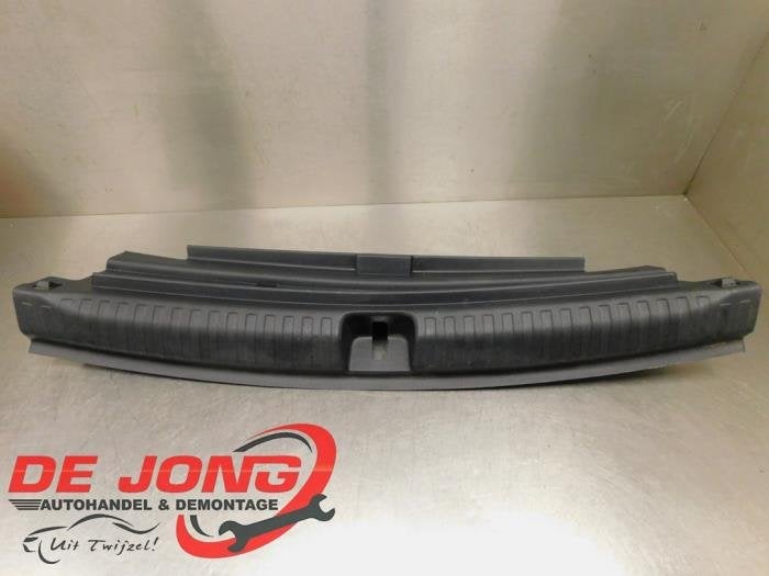 Couverture capteur serrure arrière d'un Audi Q4, -, 3 mois de garantie, Audi, Utilisé