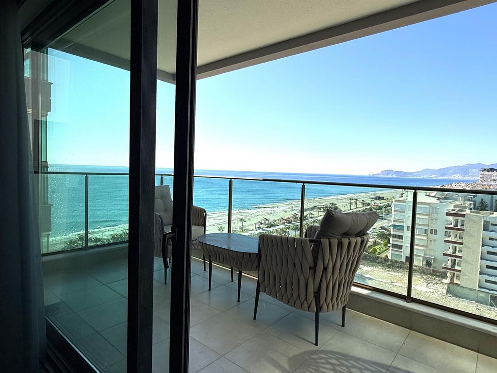 Luxe appartement direct aan zee Turkije, Immo