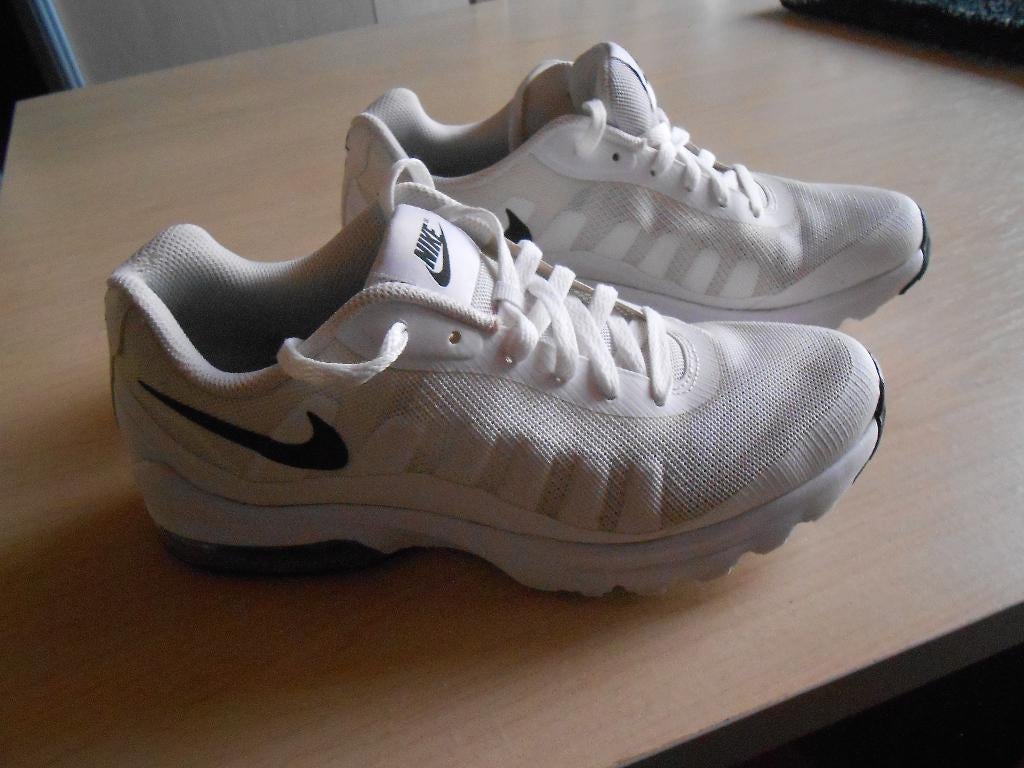 Basket NIKE point 42, Nike, Enlèvement, Porté, Blanc