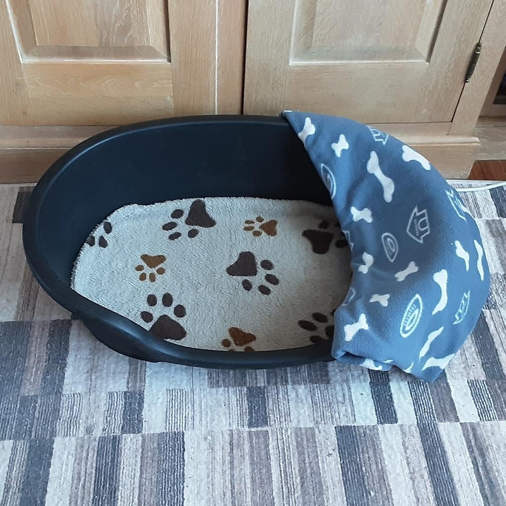 Kwaliteit kunststof hondenmand L60cm + flessen plaid 170x130, Ophalen of Verzenden, Zo goed als nieuw
