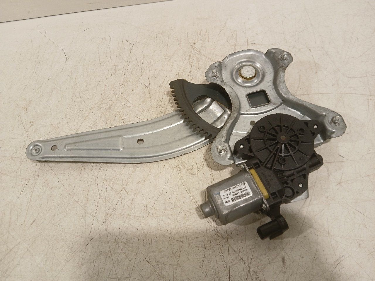 Raammechaniek elektrisch links achter Kia Picanto, Auto-onderdelen, Onderdelen@venauto.nl, Van der Ven Autorecycling B.V., Ettenseweg 76, 4706 PB Roosendaal, The Netherlands