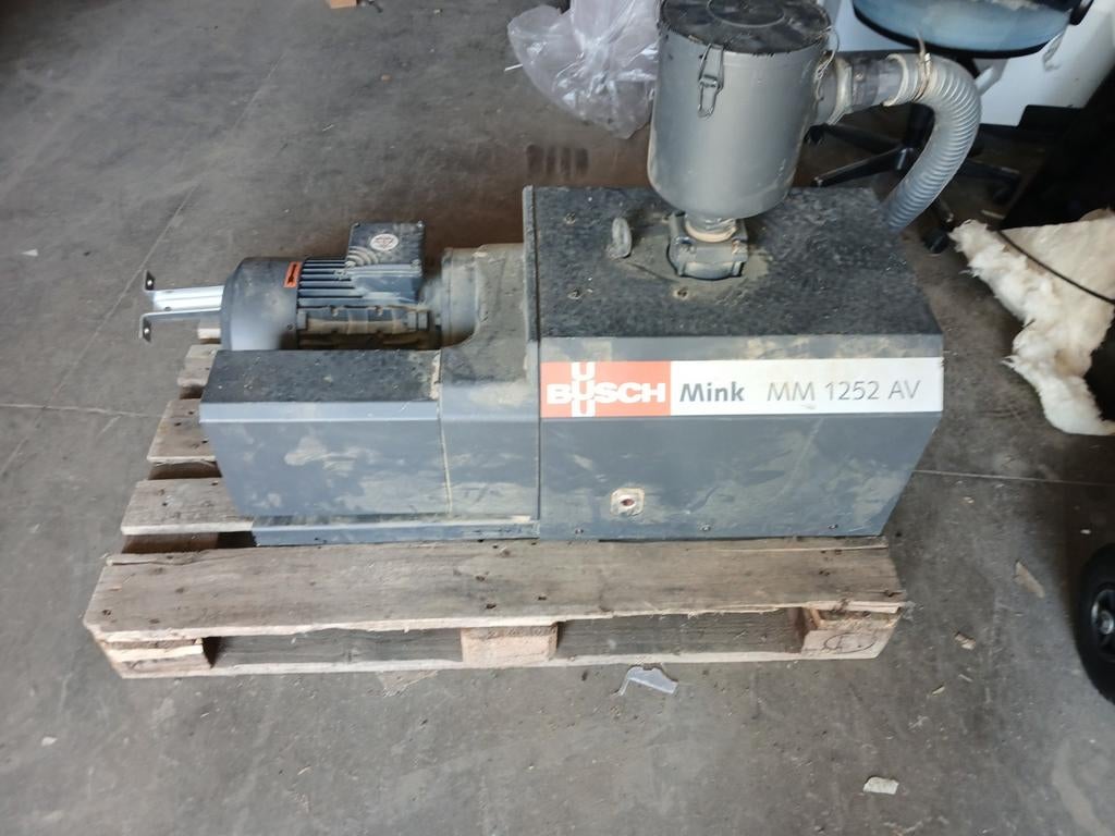 Pompe à vide Busch Mink MM 1252 AV industrielle, Bricolage & Construction, Chauffage & Radiateurs