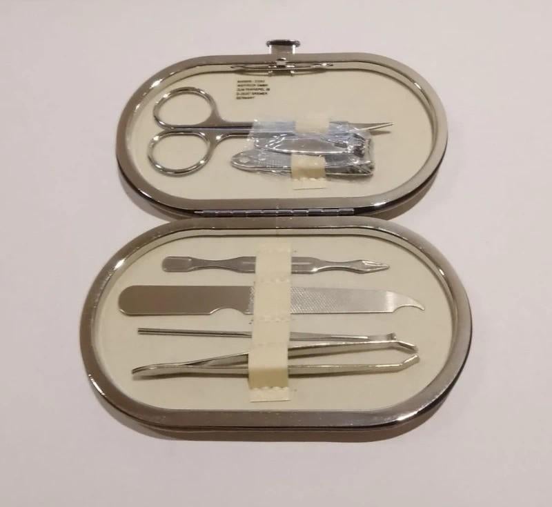6-delige manicureset in beige ovale etui, Ophalen of Verzenden, Nieuw