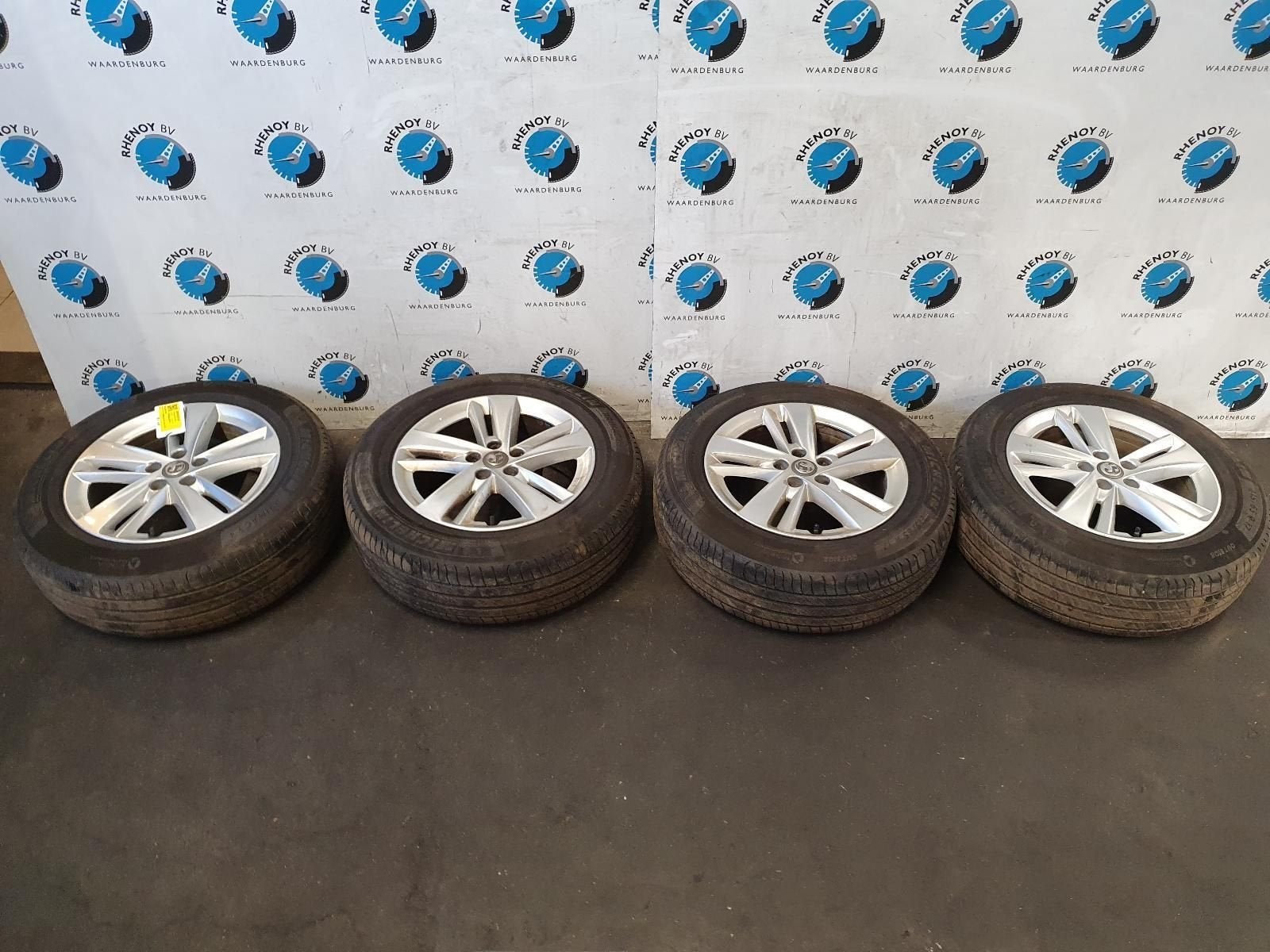 Opel Grandland X 2021  zomerset 215/65 17 Michelin, Pneus et Jantes, 215 mm, Véhicule de tourisme, Pneus été