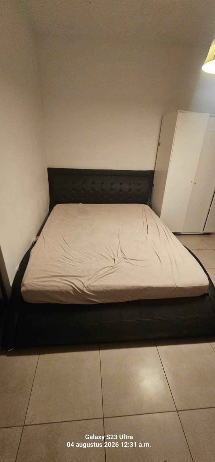 Bedframe  - ZONDER MATRAS, Huis en Inrichting, Ophalen